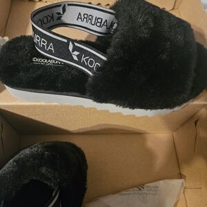 Koolaburra Black Fuzzy Women's Slippers
